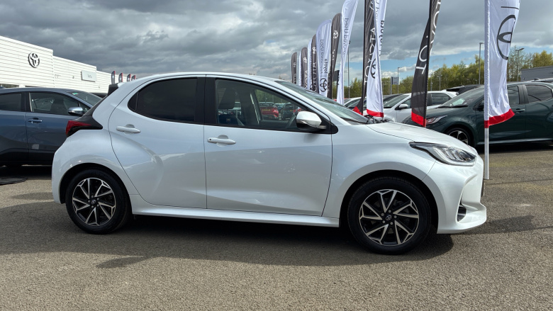 Toyota Yaris 1.5 Hybrid Design 5dr CVT Hybrid Hatchback